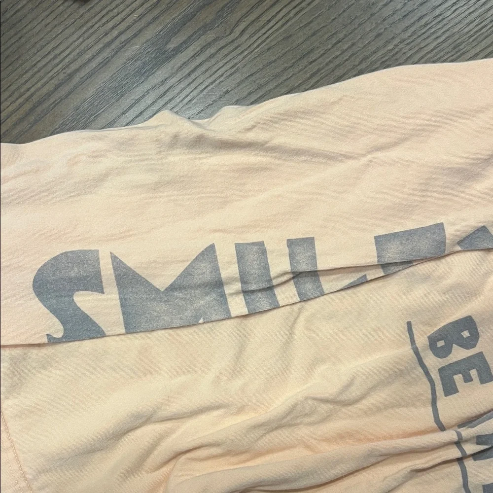 American Eagle Outfitters Peach Graphic Long Sleeve Tee - Picture 3 of 4